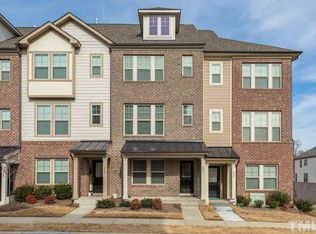 433 Village Commons Ln, Apex, NC 27502