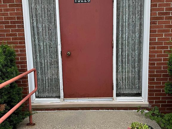 2nd image of 15229 E Nine Mile Rd APT 1B