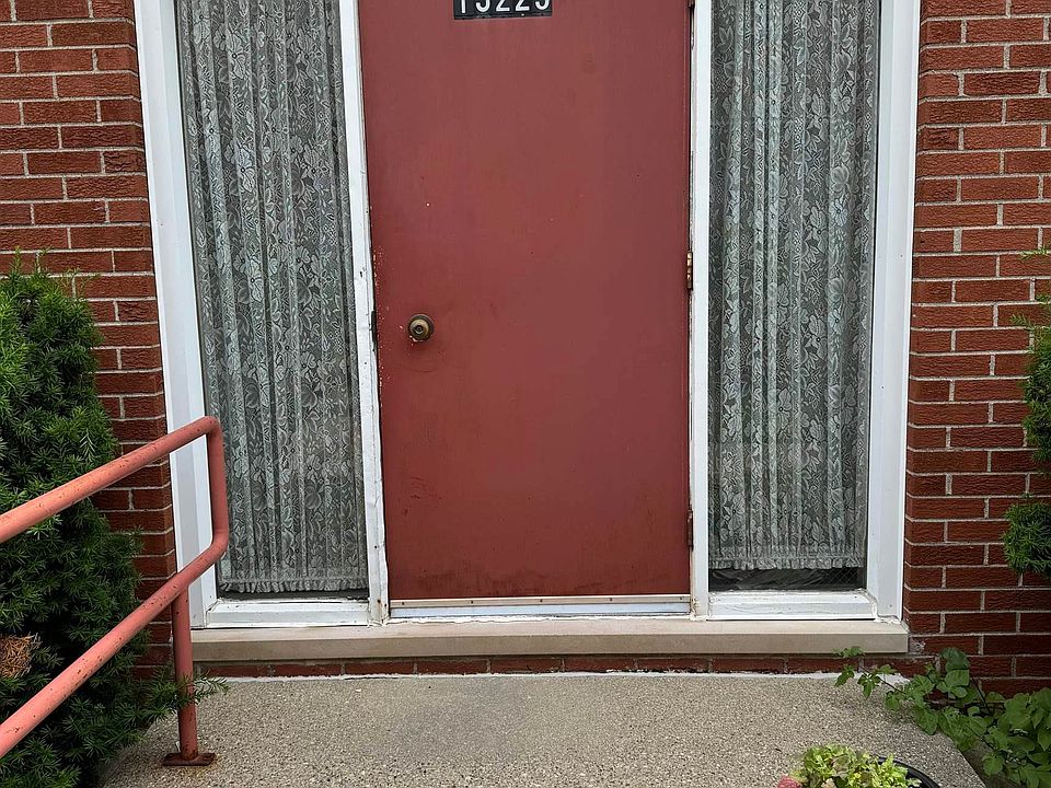 15229 E Nine Mile Rd Apt 1b, photo 2