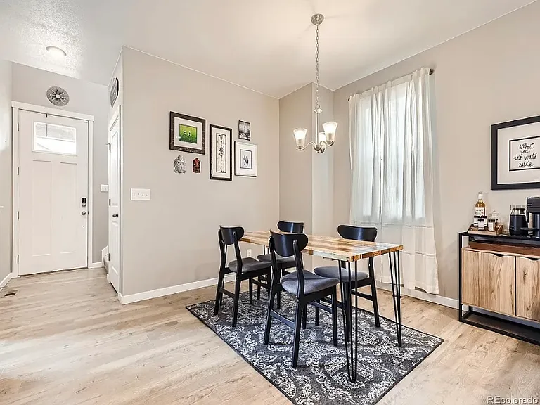 723 N Quatar St — Photo 3