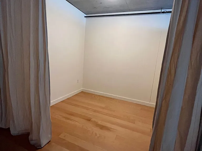 1926 W Burnside St #204 — Photo 9