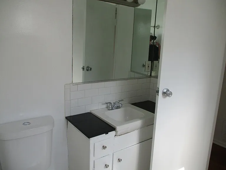 1435 N Fairfax Ave #4 — Photo 13