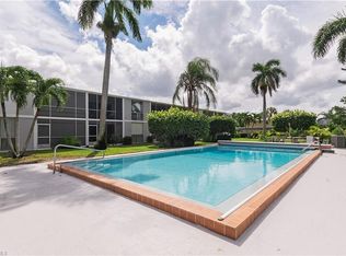 2064 Alamanda Dr APT 24, Naples, FL 34102