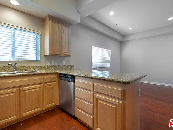 5th image of 14249 Dickens St APT 103