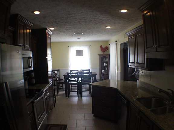 Kitchen/ Dining room