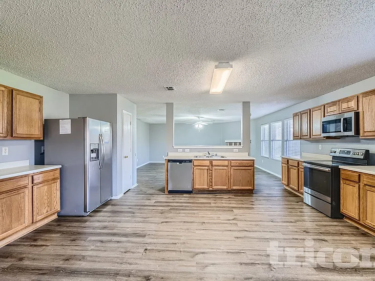 3040 Clemente Dr — Photo 7