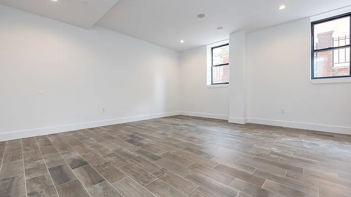 Rented by Nooklyn NYC LLC | media 42