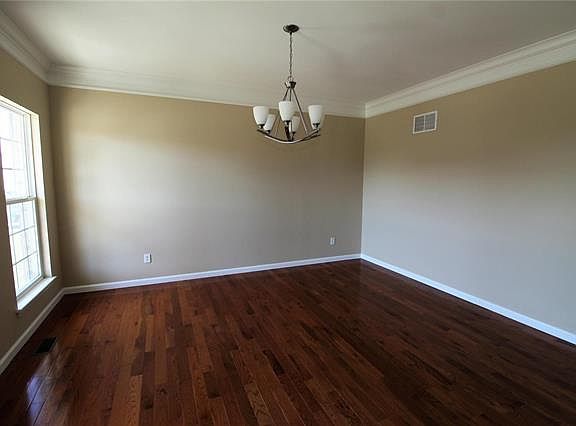 3rd image of 1783 Naughton Way