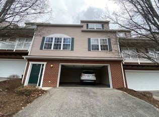 470 Tall Oak Blvd NW, Christiansburg, VA 24073
