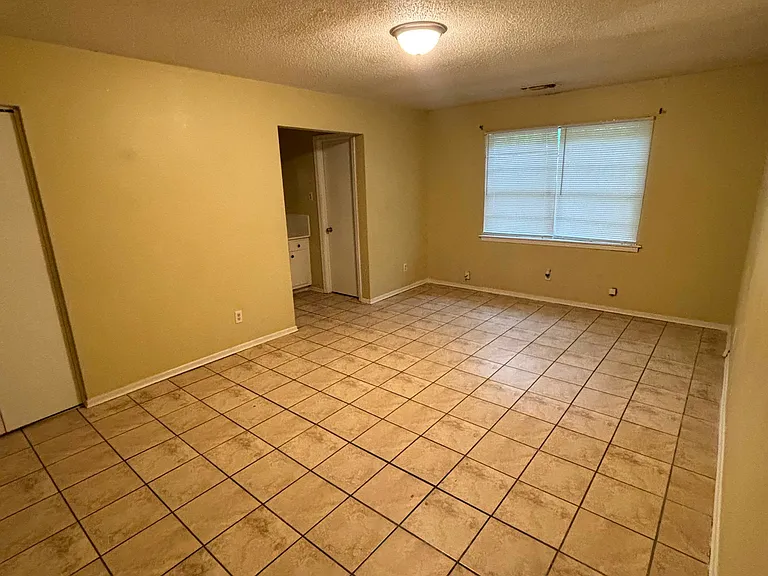 4609 Dogwood Dr S — Photo 7
