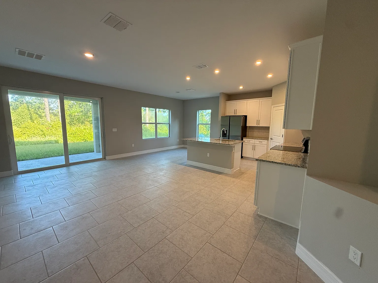 3 bed, 1615 sqft, $2,000 — Photo 4