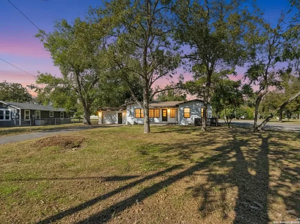 735 krezdorn, Seguin, TX 78155