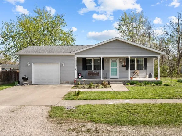 1107 Plum St, Marshall, IL 62441