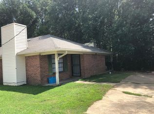 2105A Raymond Rd, Jackson, MS 39212