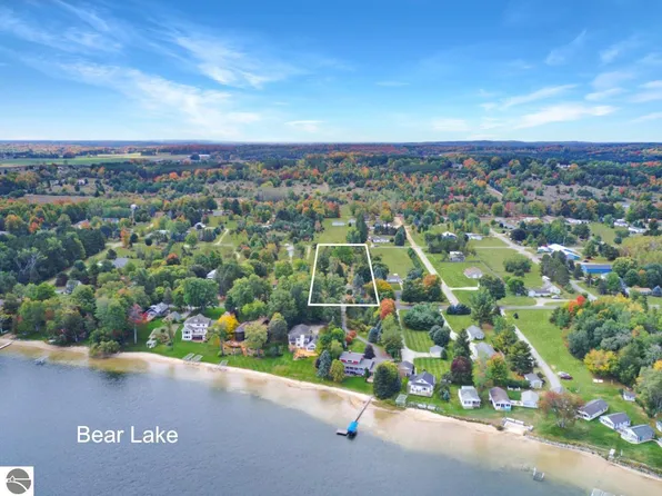 6649 S Shore Dr, Bear Lake, MI 49614
