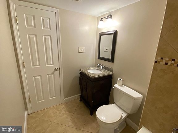 4th image of 3115 Buccaneer Ct APT 201