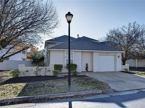 2nd image of 920 Nicklaus Dr