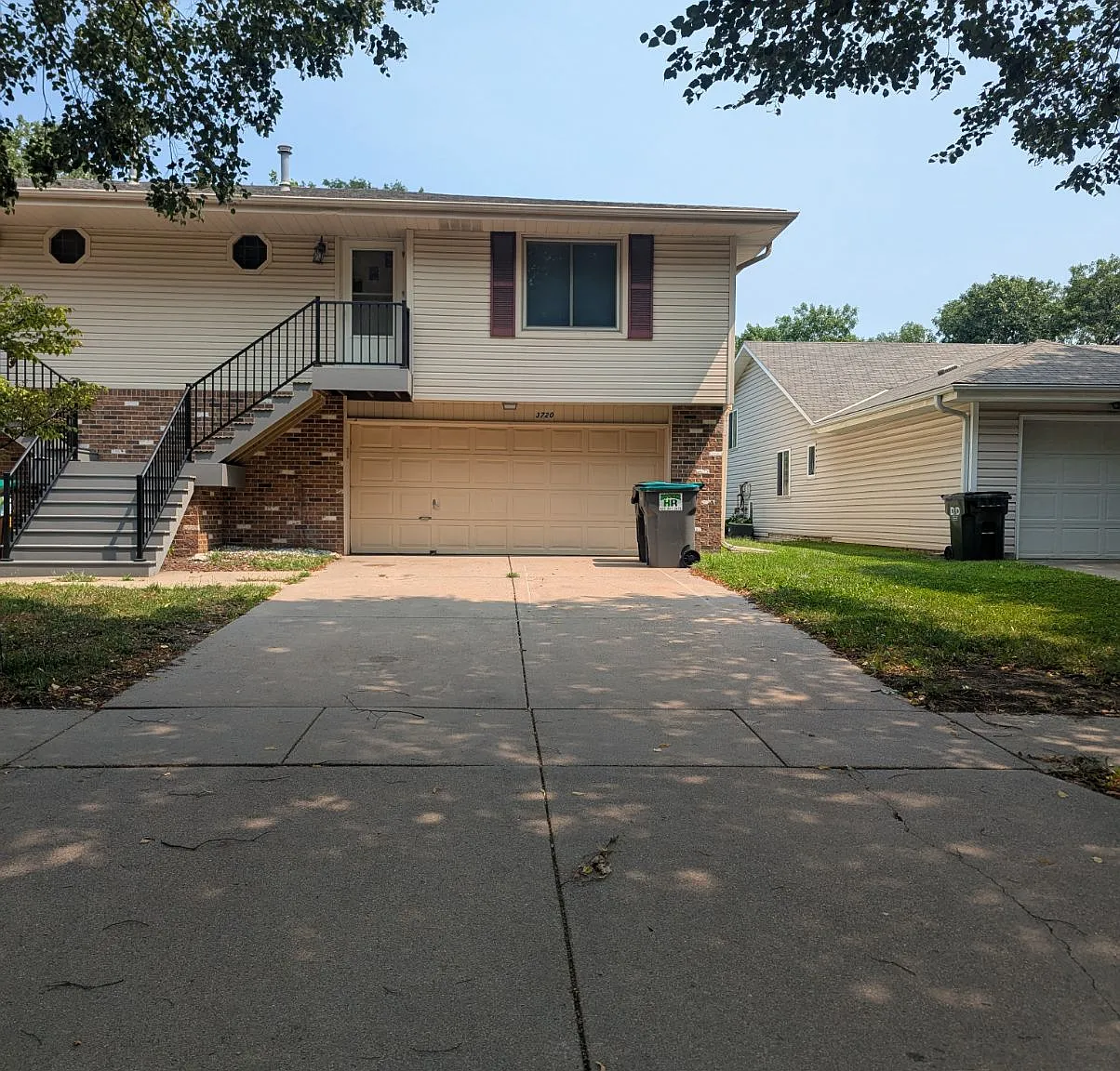 3 bed, 1100 sqft, $1,850 — Photo 1