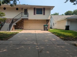 3720 Clover Cir, Lincoln, NE 68516