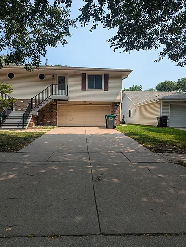 3720 Clover Cir Photo 1