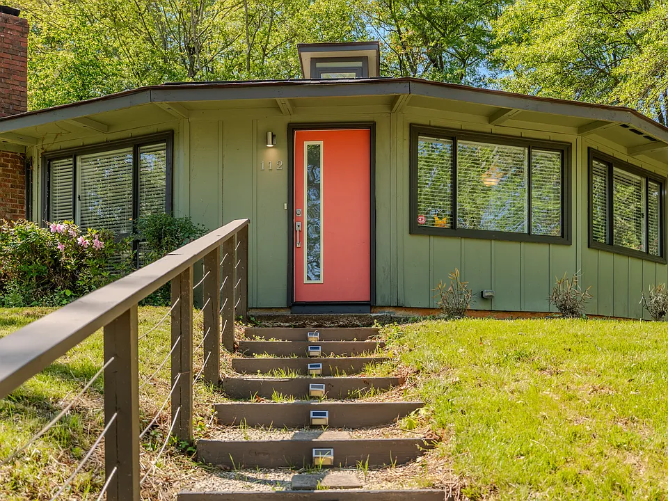 112 Scarlett St