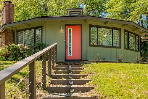 112 Scarlett St Photo 1
