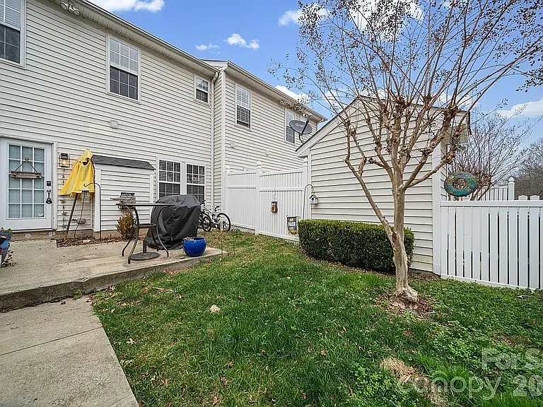 17610 Delmas Dr — Photo 23