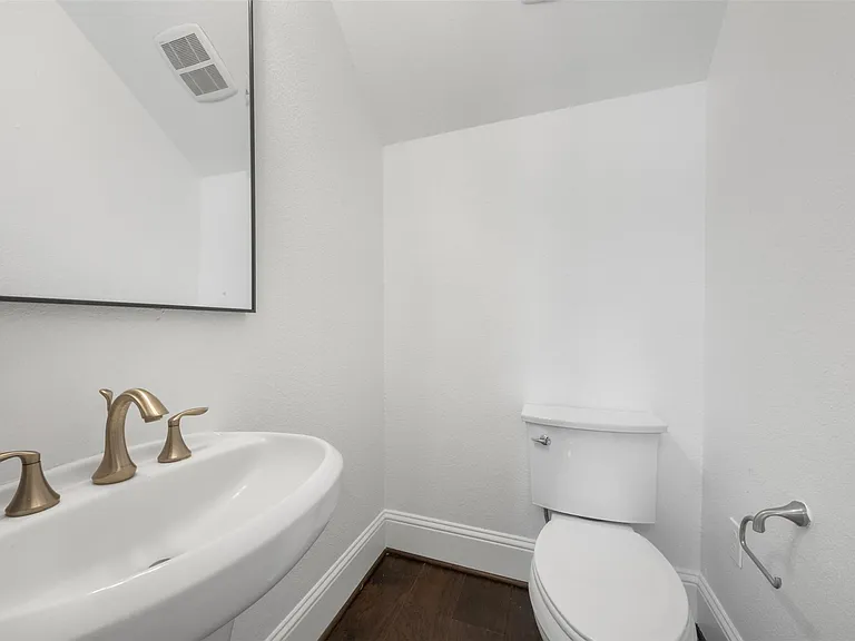 908 Amelia St — Photo 20
