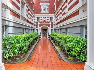 1811 NW Couch St APT 305, Portland, OR 97209