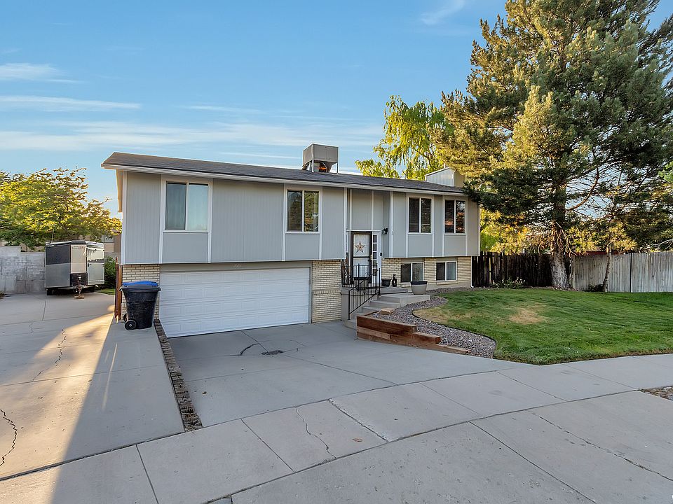 1st image of 2622 W Windwood Cir