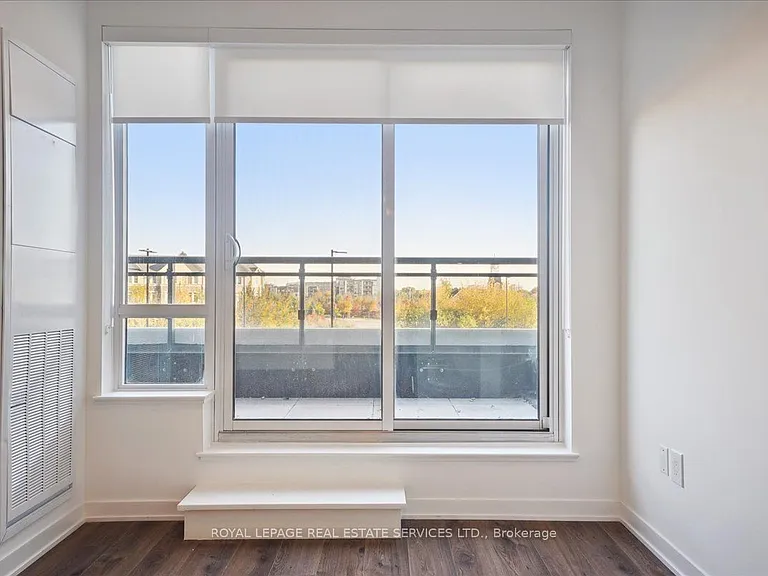 395 Dundas St W #239 — Photo 12