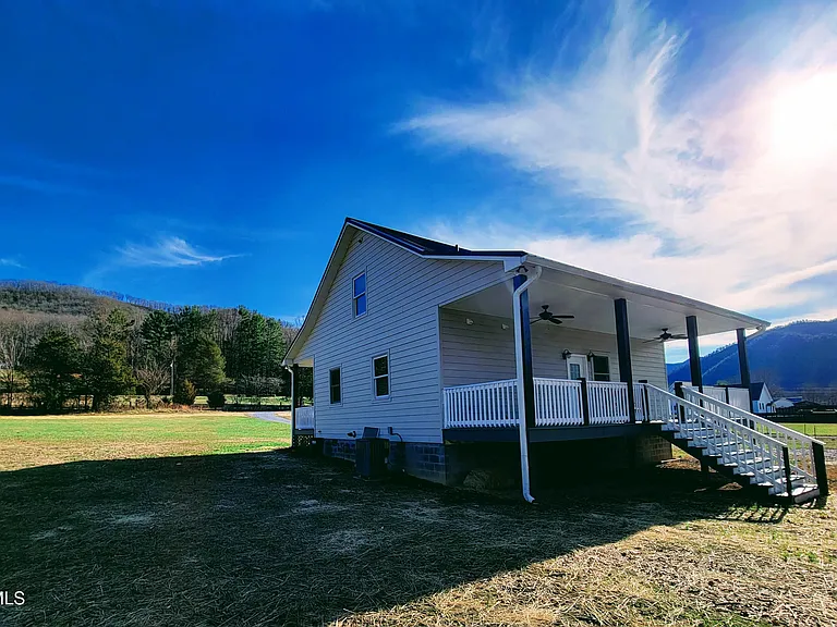 109 Carey Ln — Photo 22