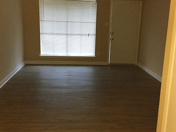 3rd image of 5625 Antoine Dr #809