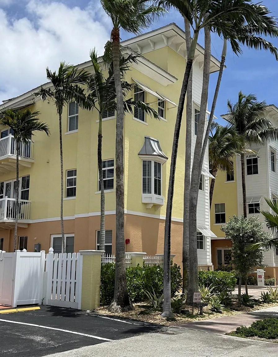 3 bed, 3.5 bath, 1900 sqft, $6,500 — Photo 1