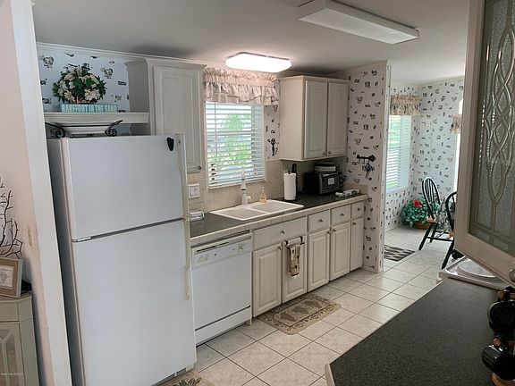 5th image of 521 Sapote Dr