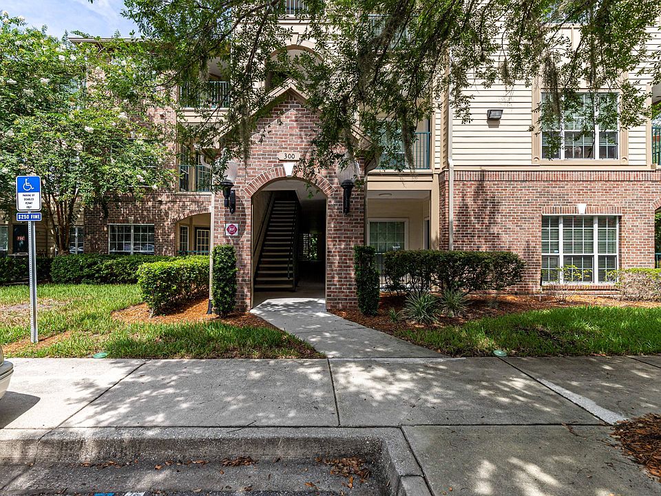 1st image of 7800 Point Meadows Dr APT 325