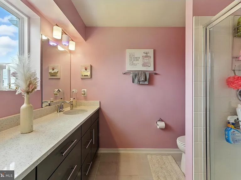 406 Honeyberry Ln — Photo 25