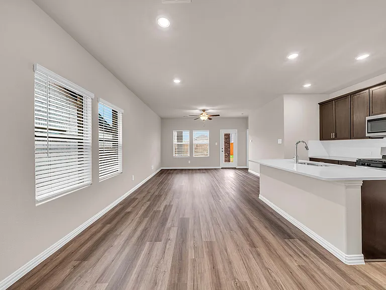 504 Weller Rd — Photo 9