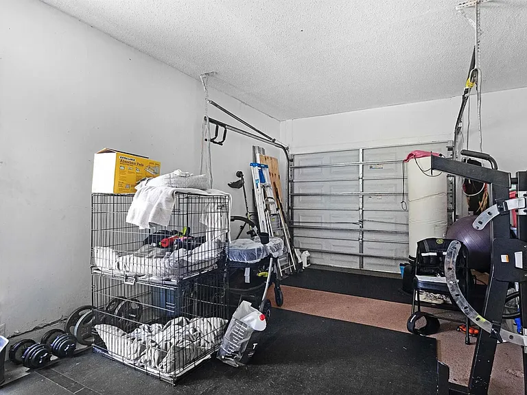 7805 NW 66th Ter — Photo 11
