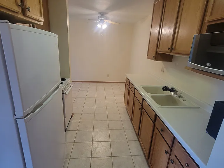 1709 La Crescent St #118 — Photo 6