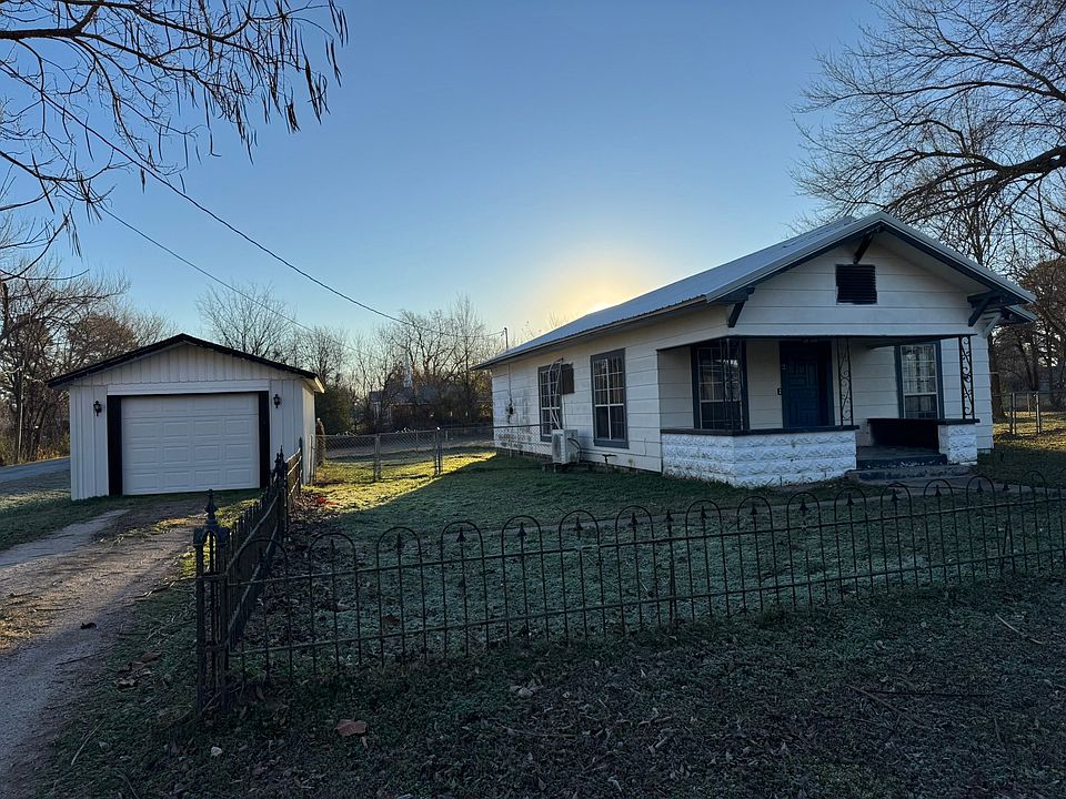 House with garage