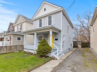 22 Denistoun St, Welland, ON L3C 1T9