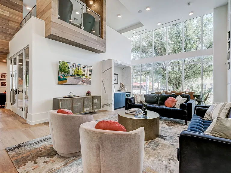 The Pearl Austin — Photo 21