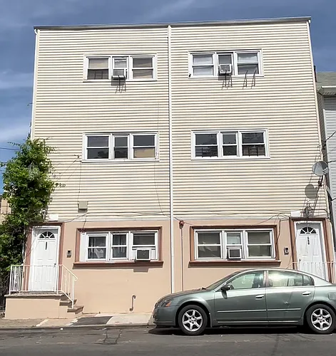 549 Summer St Photo 1