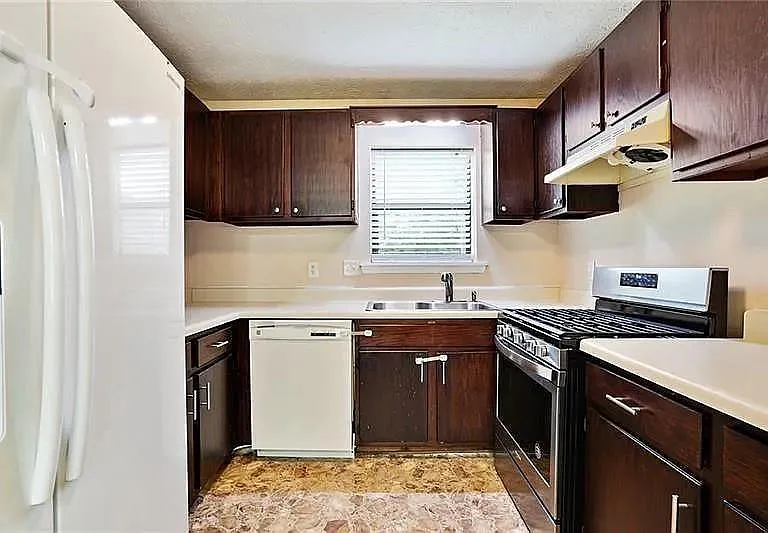 76 Sandalwood Cir — Photo 8