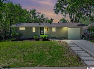 6215 Randolph St, Lincoln, NE 68510