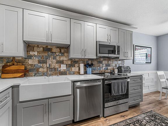 3rd image of 24 Stratford Drive #H