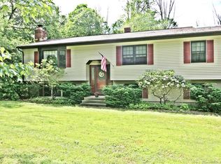 93 Peach Farm Rd, Oxford, CT 06478