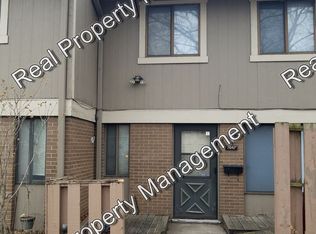 7047 Montana Cir, Hammond, IN 46323