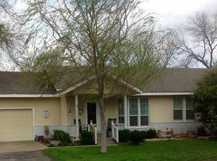 906 E Main St, Little River Academy, TX 76554